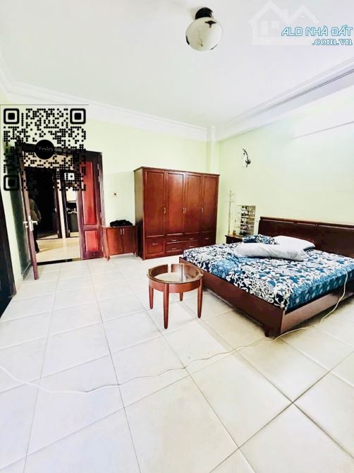 Siêu Biệt thự Tên Lửa - 200m² (8m x 25m) - 4 tầng - 4PN rộng - Khu hiếm nhà bán - 4