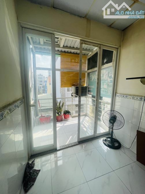 Nhà 4 tầng hẻm xe hơi CMT8 Q10 – 19m² – 3PN – chỉ 4 tỷ - 4