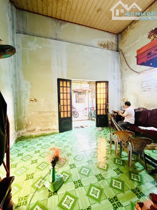 🏡 CHỈ 1,7 tỷ (còn bớt) SỬ DỤNG NGAY NHÀ TRỆT, LỮNG, 4PN, 5m * 13m, HẺM  218, XE KHÁCH CHẠ - 4