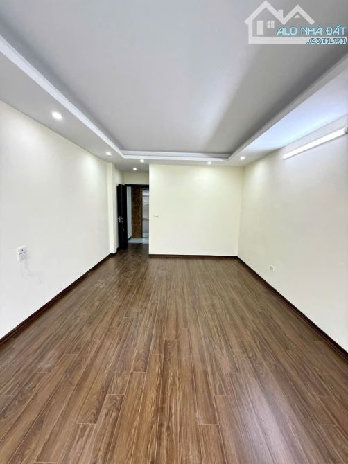 13 tỷ, 47m2, 6 tầng thang máy, mới kính koong, ô tô vào nhà,Thanh Lân, Hoàng Mai - 5