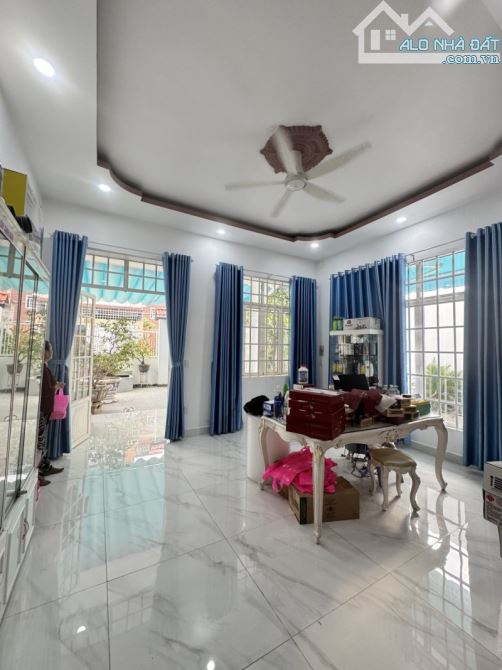Gấp bán nhà Thủ Đức, dt 190m2, giá 12.2 tỷ, liền kề Phạm Văn Đồng. - 5
