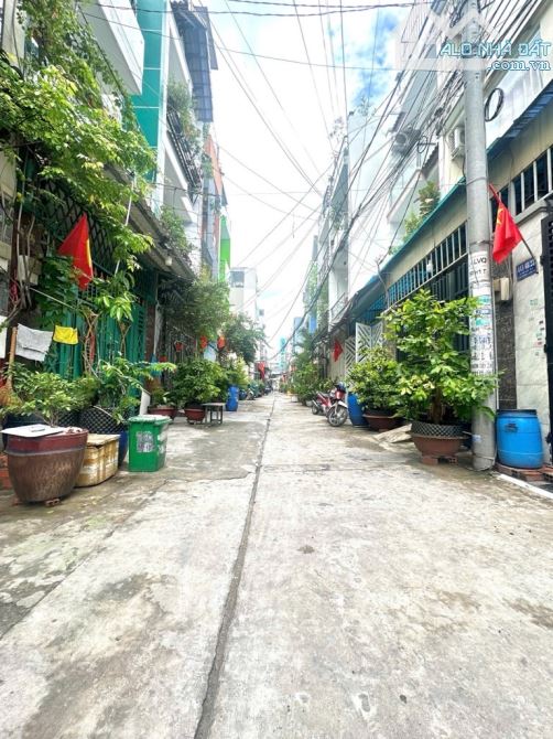 LÊ VĂN QUỚI - HẺM XE HƠI 6M XỊN - GIÁP TÂN PHÚ - NGAY NGÃ TƯ 4 XÃ - SỔ ĐẸP VUÔNG VỨC HOÀN - 5