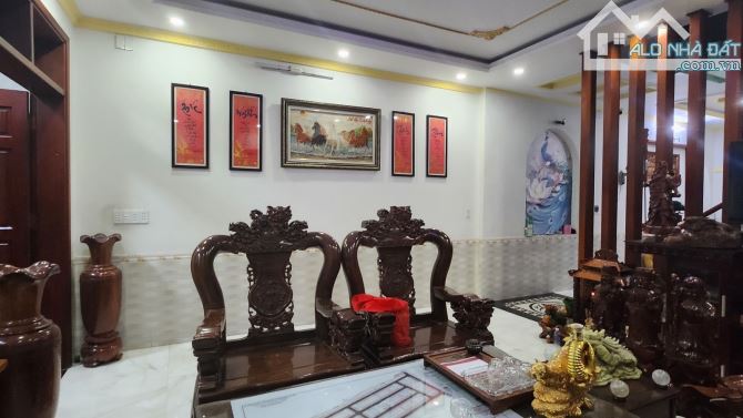 MẶT TIỀN KINH DOANH ĐỈNH - NHÀ 5 TẦNG CÓ HẦM - VỊ TRÍ ĐẮC ĐỊA - 122M2(5X25M) - TP DĨ AN - 5