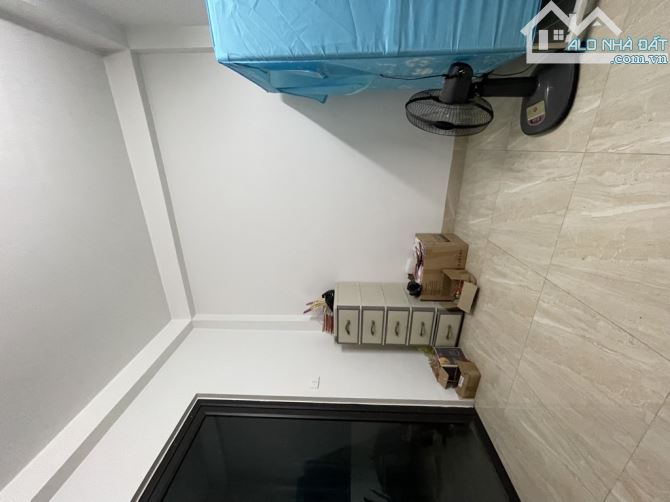 Bán nhà 5 tầng Nguyễn Văn Cừ gần cầu Chương Dương- Nhà xây đẹp, thoáng,dân trí- Nhỉnh 7 tỷ - 5