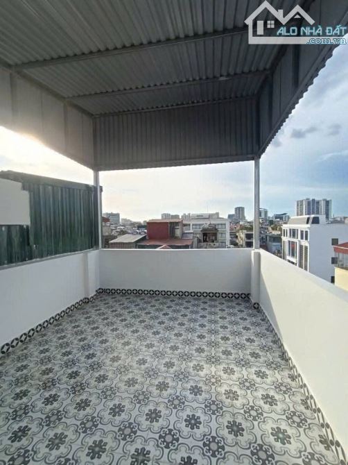 Siêu phẩm Cổ Nhuế - Mặt ngõ thẳng, thông, thoáng - Ô tô đỗ cửa - Cách mặt phố chỉ 20m - Th - 5