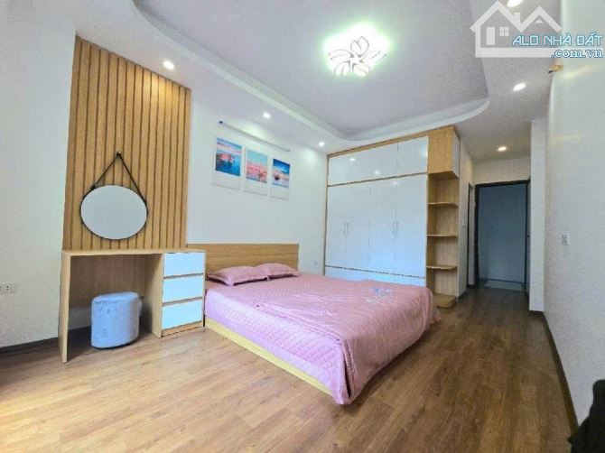 Bán nhà ngũ nhạc - 32m2 - 4 Tầng - full nội thất - 10m ô tô tránh nhỉnh 6 tỷ - 5