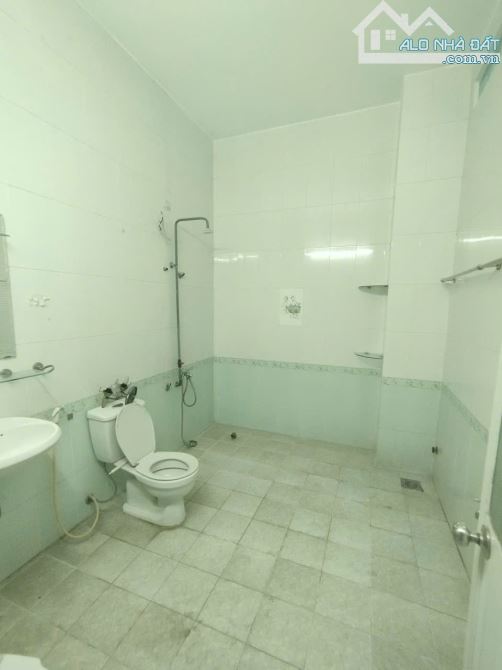 Cho thuê nhà mặt tiền 1 trệt 2 lầu đường Dương Tử Giang - 5
