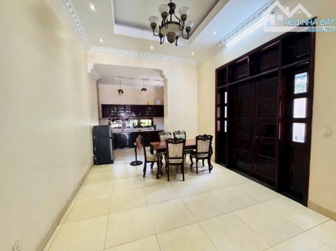 BÁN BIỆT THỰ SÂN VƯỜN 500M2 MẶT TIỀN ĐƯỜNG KẾ BÊN CHUNG CƯ BCONS POLYGON DĨ AN– 16.5 TỶ - 5