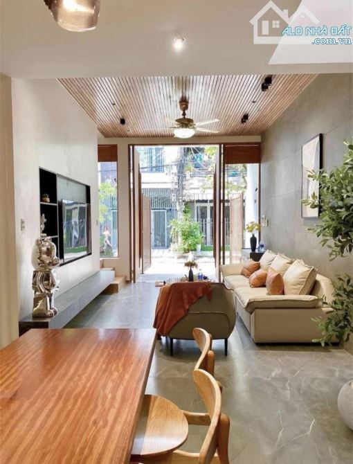 Chính chủ bán nhà trung tâm, đường Hoàng Đạo Thuý giá 975tr có sổ Hồng riêng - 5