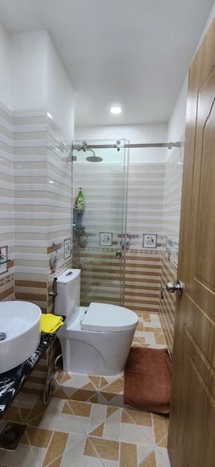 Nhà 3 tầng - Dt: 83m2 (5,2x16m) - HxH thông - nội thất cao cấp - Quận 2 - 10,5 tỷ - 5