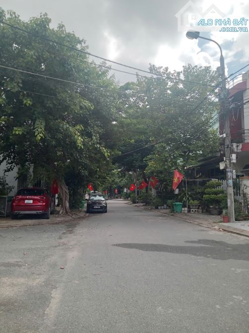 - Bán nhà 2 tầng đường Nguyễn Quý Đức- gần trường Việt Nhật, DT 99m2 - Giá 5,5 Tỷ TL - 5