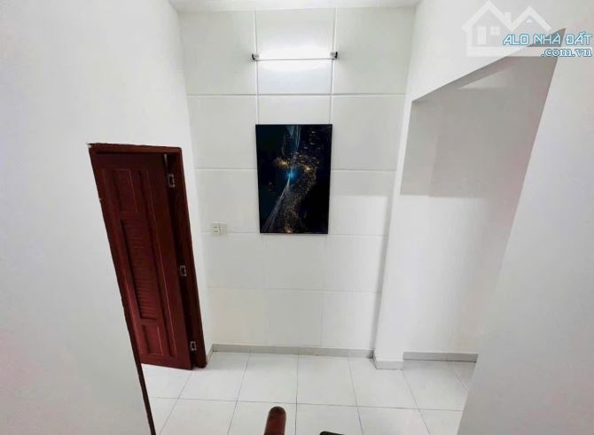 Chốt Gấp Căn Nhà Đẹp 2 Tầng, Gần Chợ Phạm Văn Hai, Tân Bình - SHR - 2 Tỷ 190/43m2 - 5