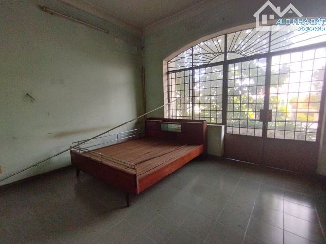 Cho thuê nguyên căn nhà mặt tiền đường Nguyễn Ái Quốc ngay khu dân cư đông đúc - 5