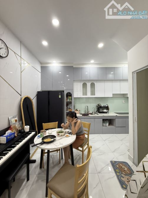 NHÀ MỚI 4 TẦNG SIÊU XINH - GIÁ SIÊU RẺ - CHỈ NHỈNH 4🧄 - 5