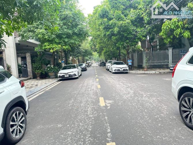 BÁN BIỆT THỰ KHỦNG  VƯỜN ĐÀO 231M2, MT 15M - TT QUẬN TÂY HỒ - XUNG QUANH TOÀN QUAN CHỨC - 5