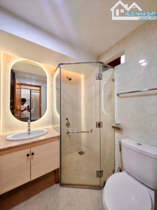 Top nhà vị trí đẹp 7.4 x 18m 1 trệt 4 lầu Đỗ Quang Đẩu Q1 TP.HCM - 5