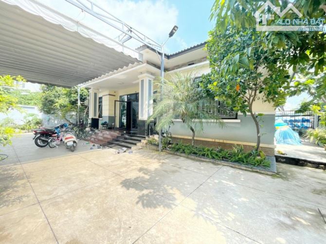 SỞ HỮU NGAY BIỆT THỰ SÂN VƯỜN CỰC KHỦNG 3.268M2, CÓ DÒNG TIỀN SẴN. GIÁ BAO RẺ NHỈN 20TR - 5