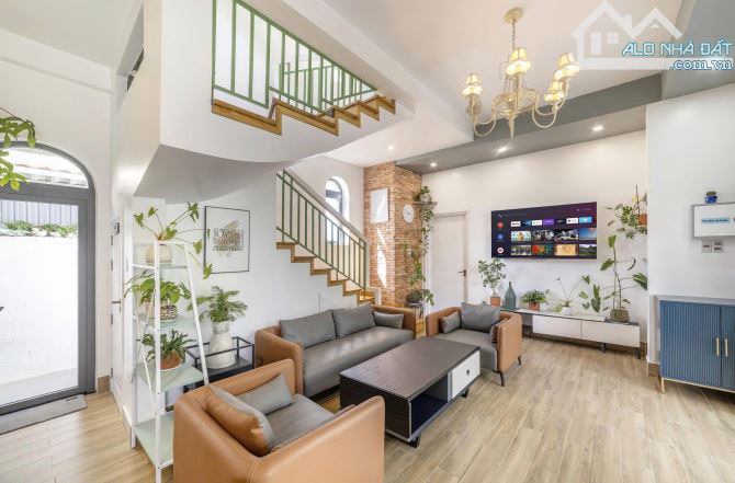 BÁN NHANH VILLA - HẺM XE HƠI NGÔ TẤT TỐ, 180M², 19 TỶ, P.8, ĐÀ LẠT - 5