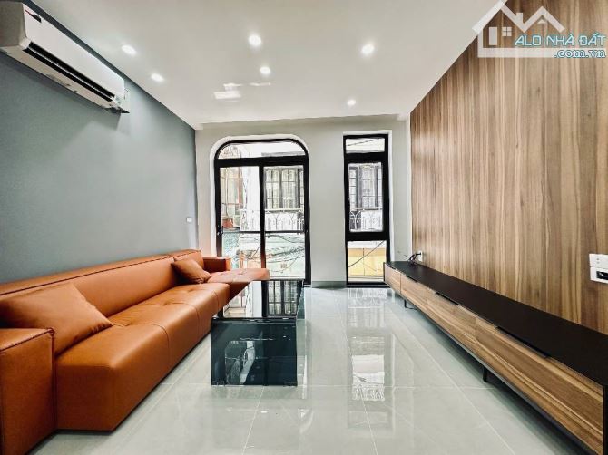 BÁN NHÀ THẠCH BÀN LONG BIÊN 42M2 - Ô TÔ THANG MÁY 6 TẦNG GIÁ 12 TỶ - 5