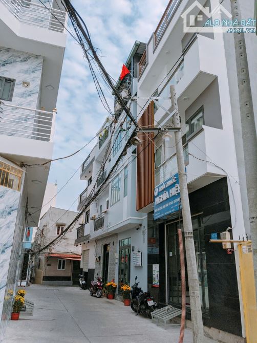 HÀNG NGỘP - BÁN GẤP DÃY NHÀ TRỌ 2 TẦNG - DT KHỦNG 160M - NGANG 6M - HXT - Q7- CHỈ 10.5 TỶ - 5