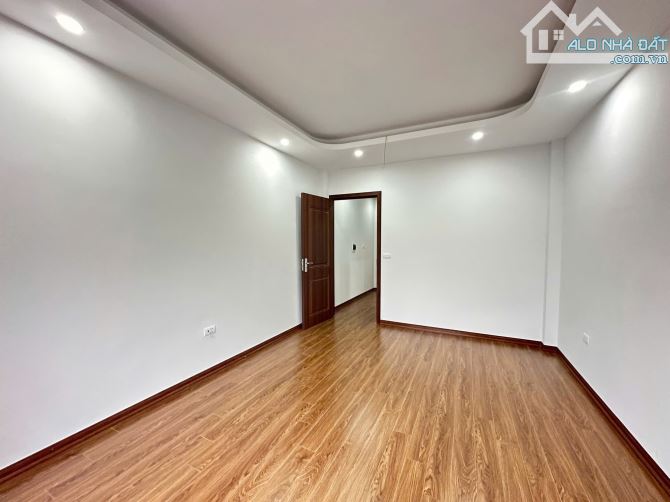NHÀ MỚI 5 TẦNG - Ô TÔ ĐỖ CỔNG - GẦN VÀNH ĐAI 3.5 NHỈNH 4 TỶ - 5