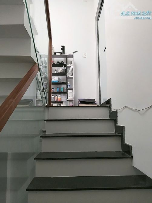 DUY NHẤT CĂN NHÀ 3 TẦNG MẶT TIỀN NGUYỄN CAO - THANH KHÊ. SÁT BIỂN . ĐỦ TIỆN ÍCH. NHỈNH 6tỷ - 5