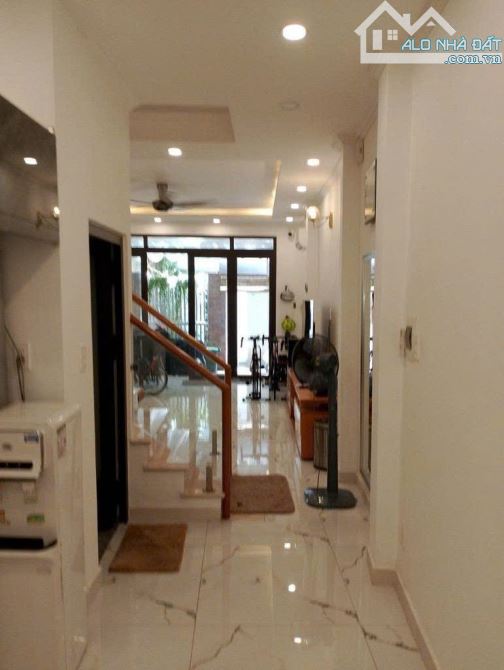 HẺM XE HƠI ĐẠI LỘ TRẦN HƯNG ĐẠO  NGANG 4.5 X 14 ĐÚC BÊ TÔNG Q1  DƯỚI 300 TRIỆU M2 - 6