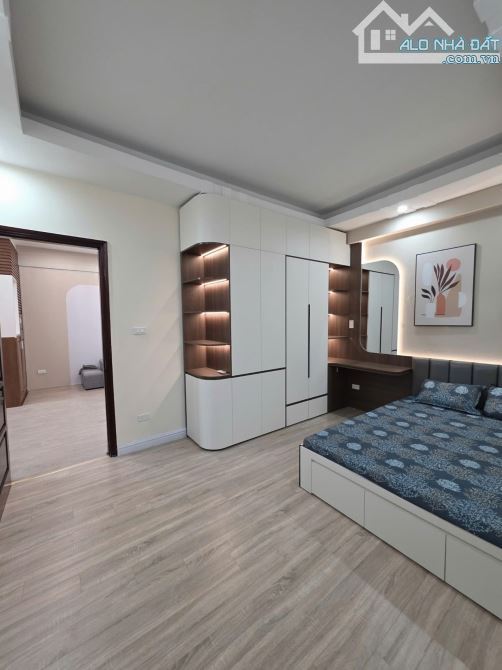 BÁN GẤP TẬP THỂ VIP TẦNG 1, NHÀ A NGÕ THỔ QUAN, ĐỐNG ĐA. 82M² – 2PN. 3,7 TỶ - 6