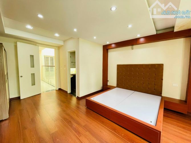 BÁN NHÀ HOÀNG VĂN THÁI - Q. THANH XUÂN - 95M - 22,5 TỶ - PHÂN LÔ - Ô TÔ TRÁNH - KINH DOANH - 6