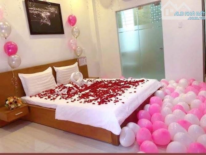 BÁN KHÁCH SẠN 6 TẦNG THANG MÁY MẶT TIỀN LÊ VĂN KHƯƠNG QUẬN 12 GIÁ RẺ 18,99 TỶ - 6