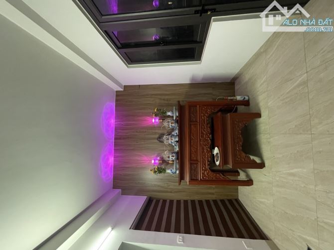 Bán nhà 5 tầng Nguyễn Văn Cừ gần cầu Chương Dương- Nhà xây đẹp, thoáng,dân trí- Nhỉnh 7 tỷ - 6