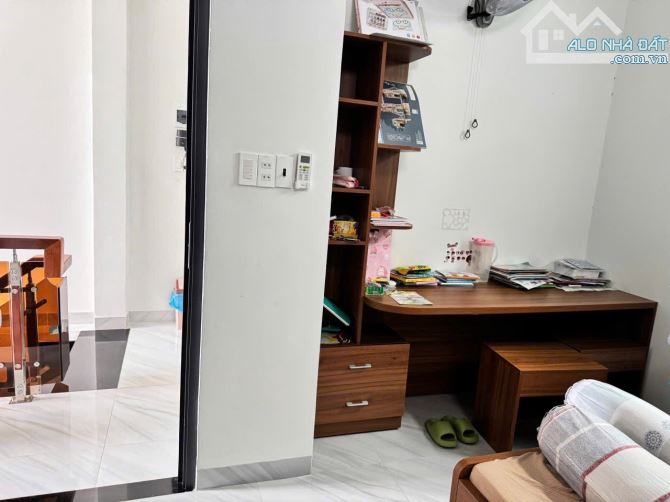 NHÀ 3 TẦNG ĐƯỜNG THÔNG GẦN TRƯỜNG HOÀNG VIỆT: GIÁ 3.77 tỷ - 6