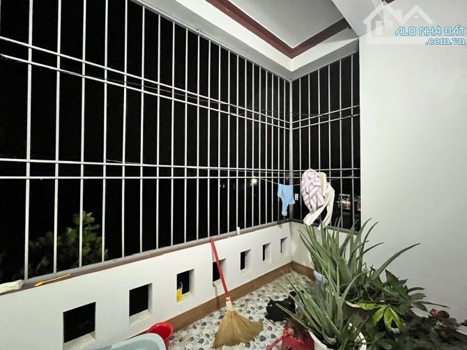 Bán nhà 2 tầng MẶT PHỐ- KINH DOANH P.quảng thịnh giá 3tỷ x - 6