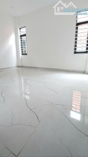 BÁN NHÀ 111m2 P.LONG BÌNH, GẦN VÒNG XOAY CỔNG 11, TRƯỜNG CAO ĐẲNG NGHỀ SỐ 8 - 6