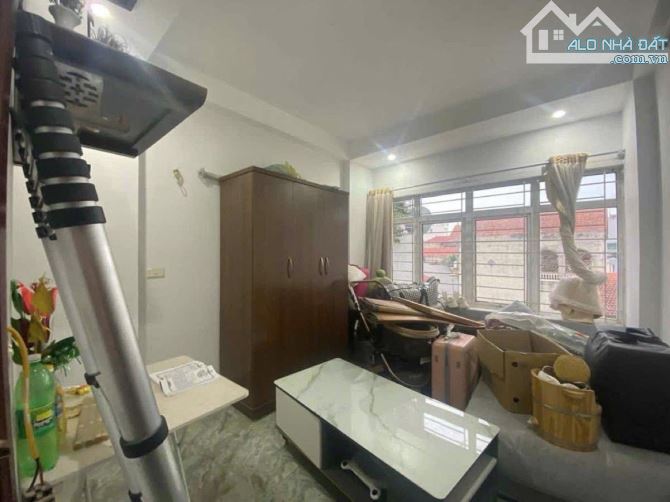 Nhà ngõ ô tô VF3 - Đỗ Nhuận 31m2 5 tầng giá 7,7 tỷ - ngõ thông - 6