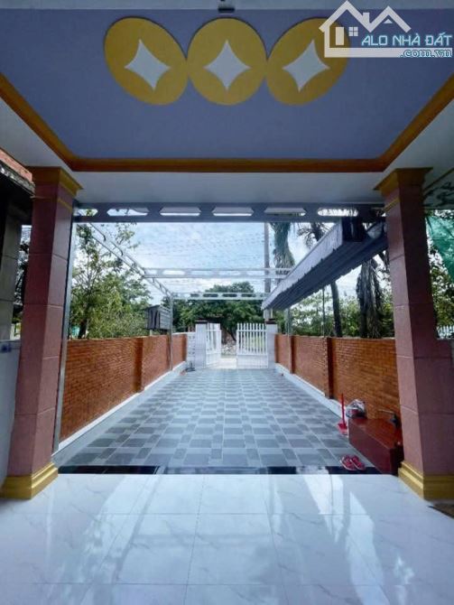 nhà và đất 151m2. 1 p khách 3 p ngủ. 1,03 tỷ - 6