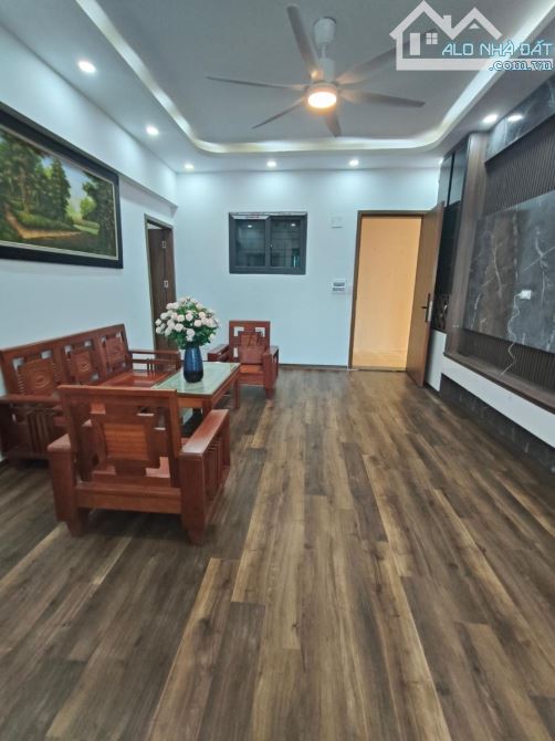 Cần Bán Căn CC 3 Ngủ, 2 WC Khu ĐT Bắc Linh Đàm 78M- Nhỉnh 5 Tỷ - 6