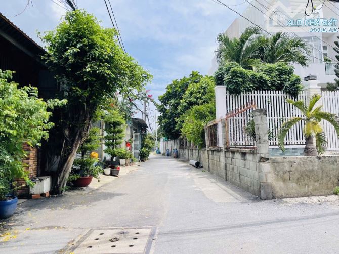 (90 m)2  Nhà C4  Ngang (4.7 x19 mét)4.3 Tỷ Linh Tây Thủ Đức  💥HÀNG NEW  90m2 HẺM OTO - 6