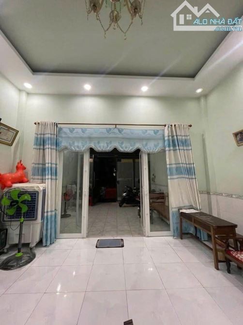 Ngộp ngân hàng nên bán gấp căn nhà ở Thị Trấn Hóc Môn, DT 100m2, Giá 1 tỷ 050. - 6