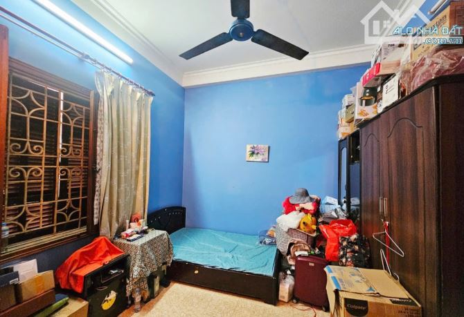 NGUYỄN KHANG - CẦU GIẤY- NHÀ 4 TẦNG - MT 4.3M - THỬA VUÔNG A4 - Ô TÔ ĐỖ CỬA - CHỈ 18 TỶ - 6