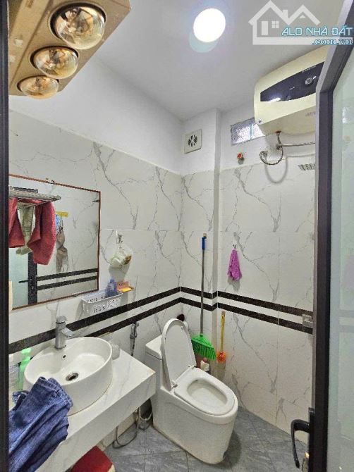 Nhà mới toanh 5 tầng Long Biên, vị trí trung tâm, full nội thất, gần ô tô, giá 5 tỷ+ - 6