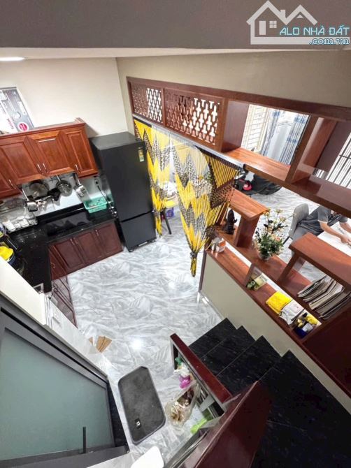 BÁN NHÀ QUẬN 4 MỚI 4 TẤM NGAY ĐH NGUYỄN TẤT THÀNH GÓC 2 MT GIÁ 5TỈ 1 DT 4*9 ĐẸP GIÁP Q1 - 6