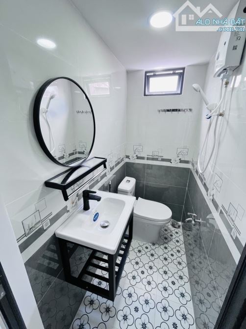 HOT!!! NHÀ 3 TẦNG BTCT P14 Q8 , 5PN, CÁCH MT VÀI BƯỚC CHÂN , FULL NỘI THẤT , NHỈNH 4 TỶ - 6