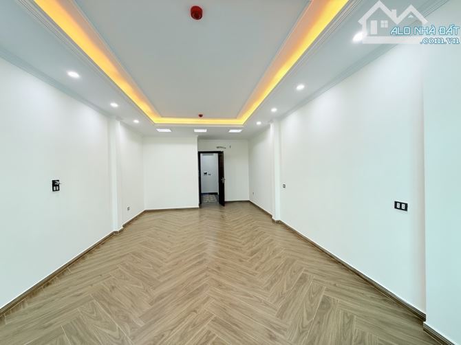 DUY NHẤT 1 CĂN KHU TÁI ĐỊNH CƯ VIỆT HƯNG - PHÂN LÔ VỈA HÈ - Ô TÔ TRÁNH - 6 TẦNG HIỆN ĐẠI - 6