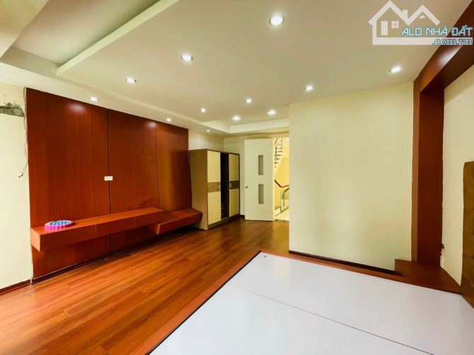 BÁN NHÀ HOÀNG VĂN THÁI - Q. THANH XUÂN - 95M - 22,5 TỶ - PHÂN LÔ - Ô TÔ TRÁNH - KINH DOANH - 7