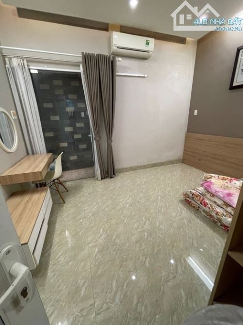 Nhà 4 Tầng - Mặt Tiền Đường, DT: 4x20= 80m2, Quận Tân Phú - 7