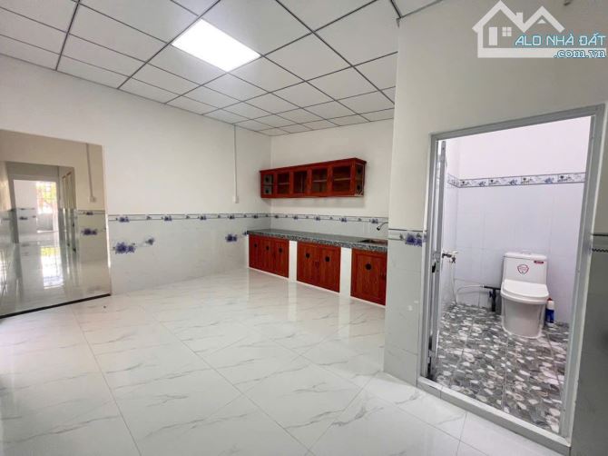 nhà và đất 151m2. 1 p khách 3 p ngủ. 1,03 tỷ - 7