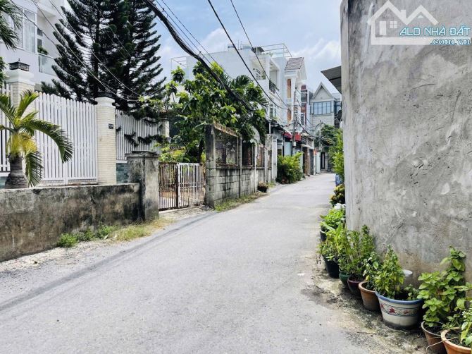(90 m)2  Nhà C4  Ngang (4.7 x19 mét)4.3 Tỷ Linh Tây Thủ Đức  💥HÀNG NEW  90m2 HẺM OTO - 7