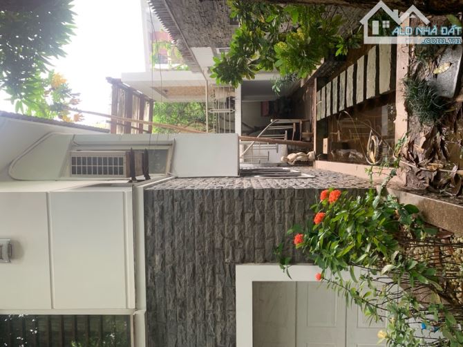BÁN BIỆT THỰ KHỦNG  VƯỜN ĐÀO 231M2, MT 15M - TT QUẬN TÂY HỒ - XUNG QUANH TOÀN QUAN CHỨC - 7