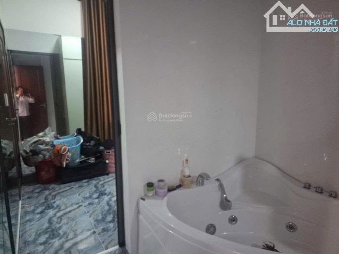 Bán nhà 3 tầng kiên cố, rộng rãi – vị trí đẹp đường Huỳnh Tấn Phát, Quận 7 - 7